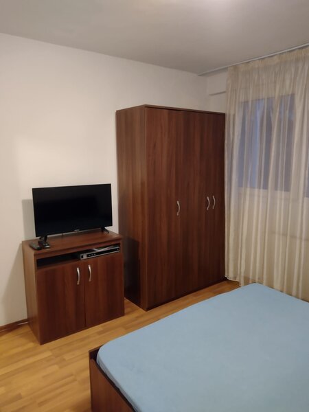 Drumul Taberei 34, et. 1/4, cf. 1, dec. 50 mp, balcon, mobilat, utilat